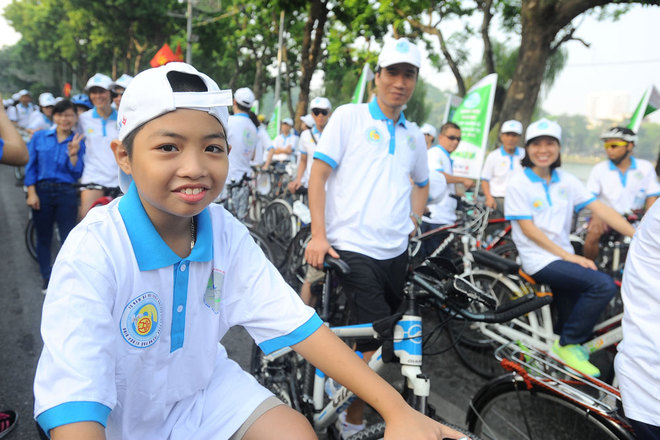 Bộ[-]Ngoại[-]Giao[-]tổ[-]chức[-]đi[-]xe[-]đạp[-]vì[-]môi[-]trường[-]và[-]giao[-]thông[-]đô[-]thị